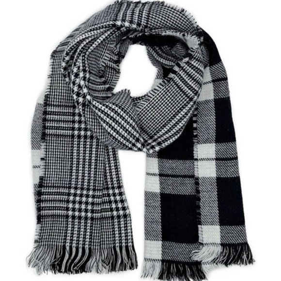 🔥 🔥HOT🔥🆕COZY REVERSIBLE BLACK & WHITE PLAID SCARF - Picture 3 of 5